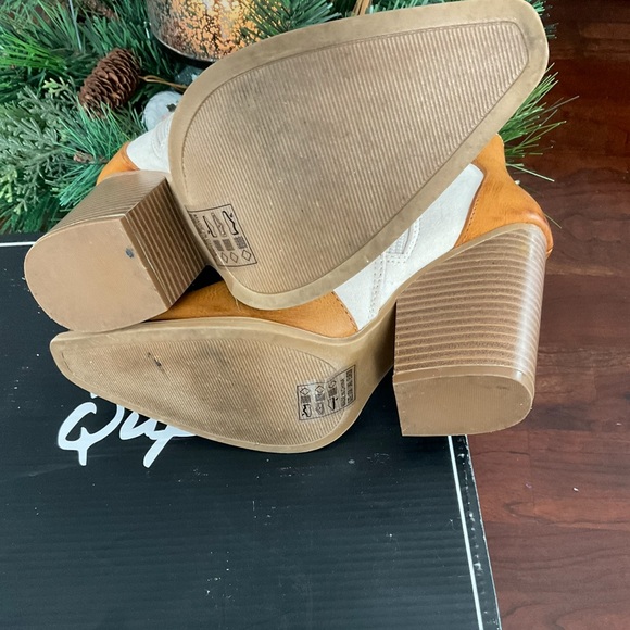 Qupid Slay Nude and Camel Western Bootie 8 - Picture 7 of 8